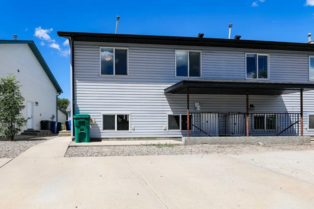 720 Heritage Boulevard W Lethbridge AB T1K 7X2