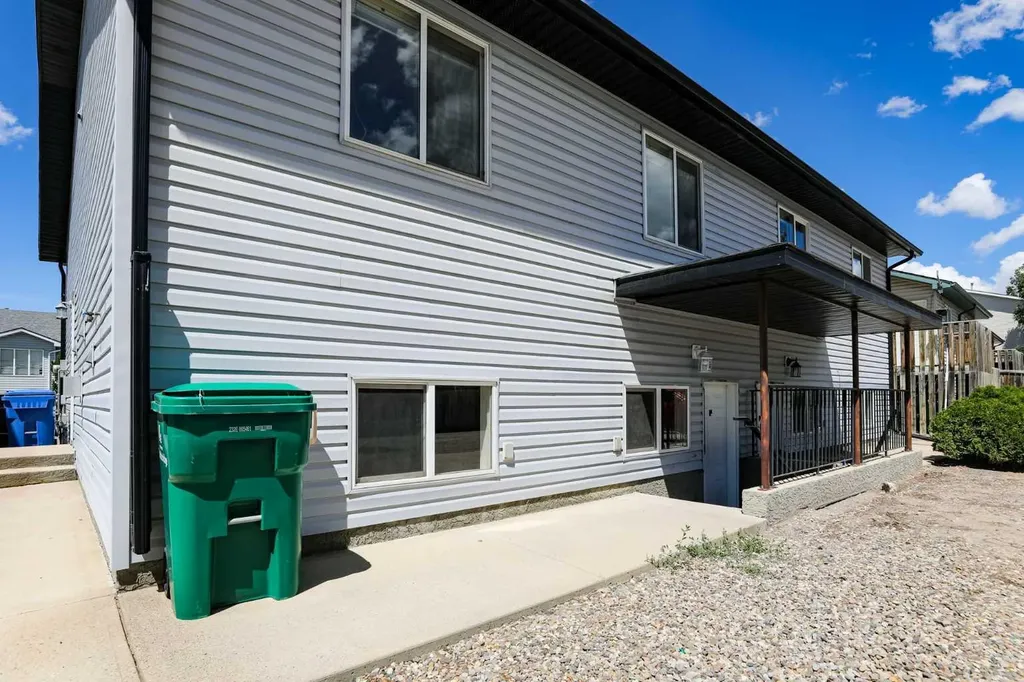 720 Heritage Boulevard W Lethbridge AB T1K 7X2