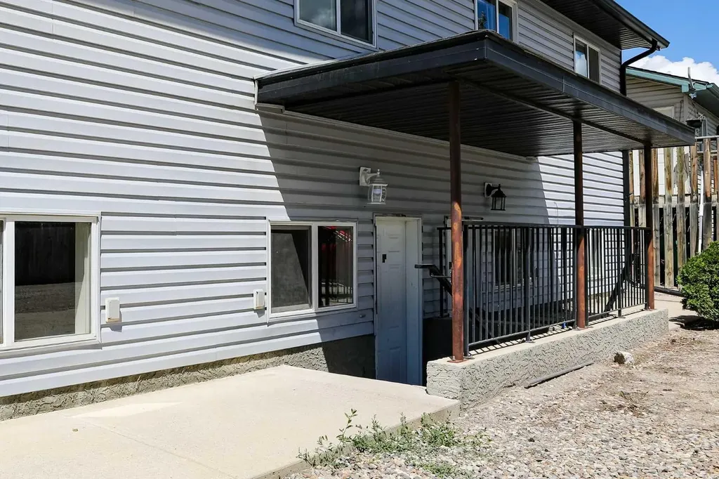720 Heritage Boulevard W Lethbridge AB T1K 7X2