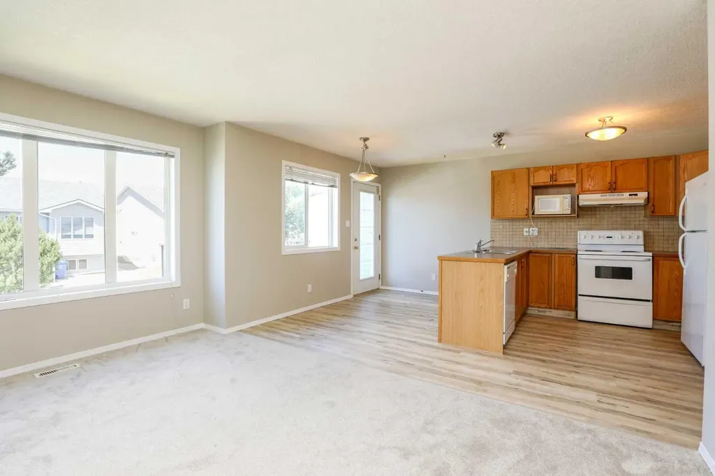 720 Heritage Boulevard W Lethbridge AB T1K 7X2