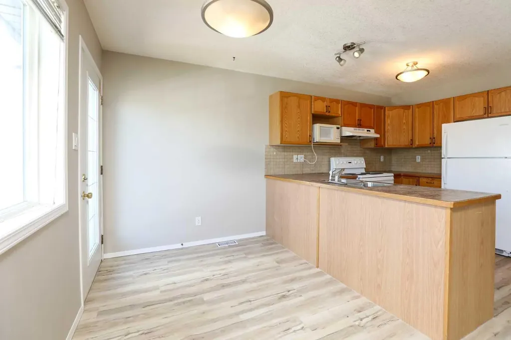 720 Heritage Boulevard W Lethbridge AB T1K 7X2