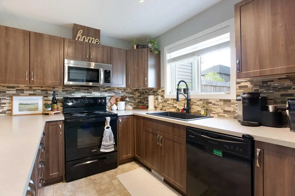 79 Sunset Road Cochrane AB T4C 0W4