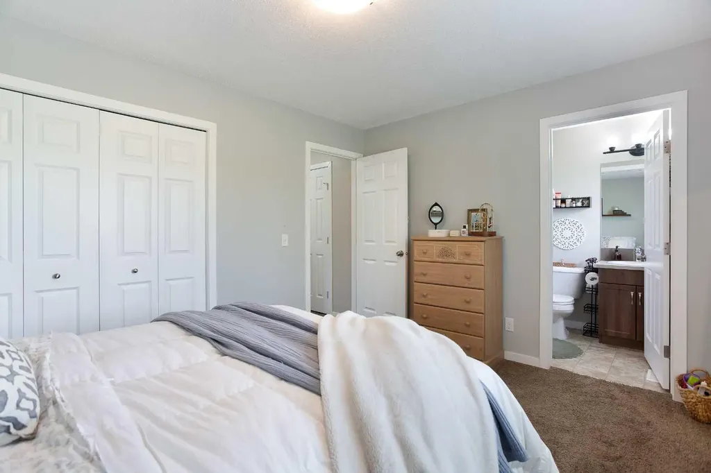 79 Sunset Road Cochrane AB T4C 0W4