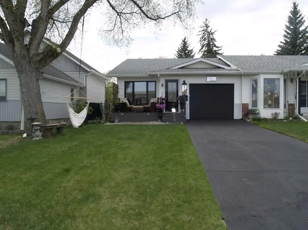 4731 49a Avenue Lacombe AB T4L 1N4