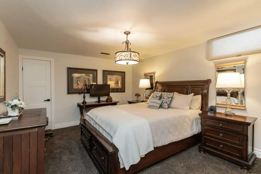 4731 49a Avenue Lacombe AB T4L 1N4