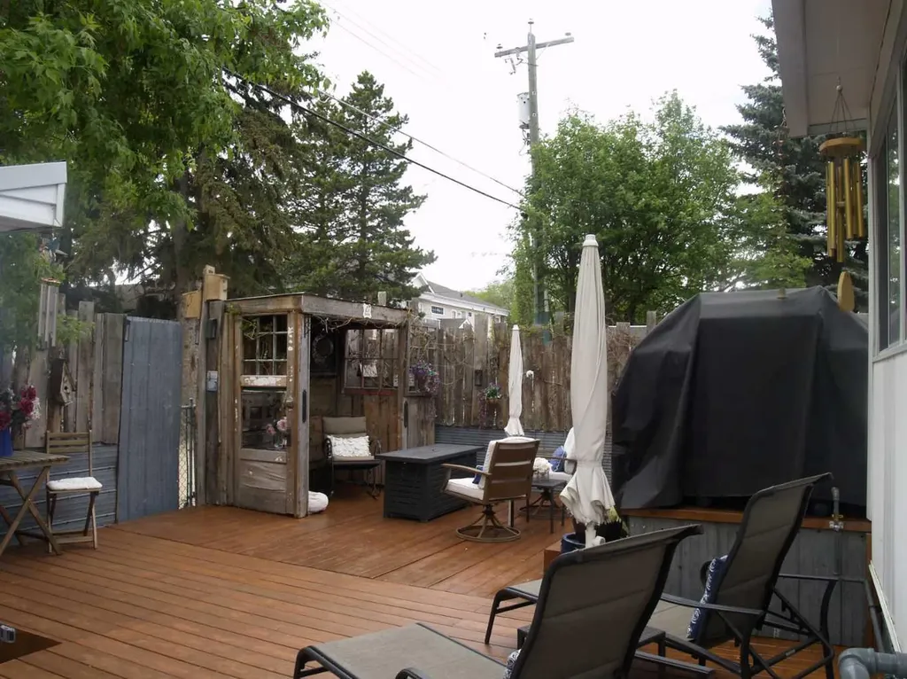 4731 49a Avenue Lacombe AB T4L 1N4