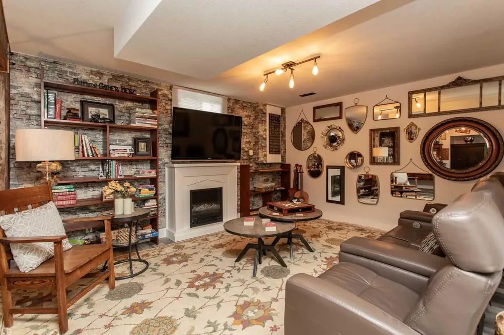 4731 49a Avenue Lacombe AB T4L 1N4