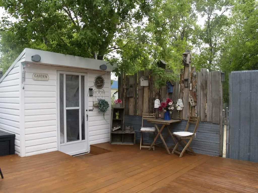 4731 49a Avenue Lacombe AB T4L 1N4