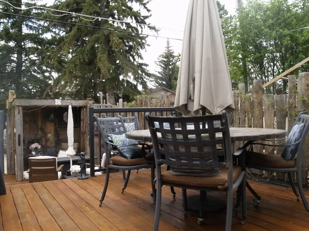 4731 49a Avenue Lacombe AB T4L 1N4