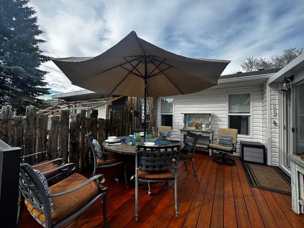 4731 49a Avenue Lacombe AB T4L 1N4