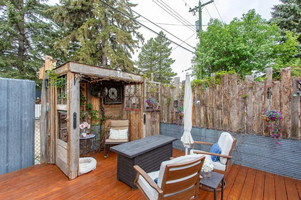 4731 49a Avenue Lacombe AB T4L 1N4