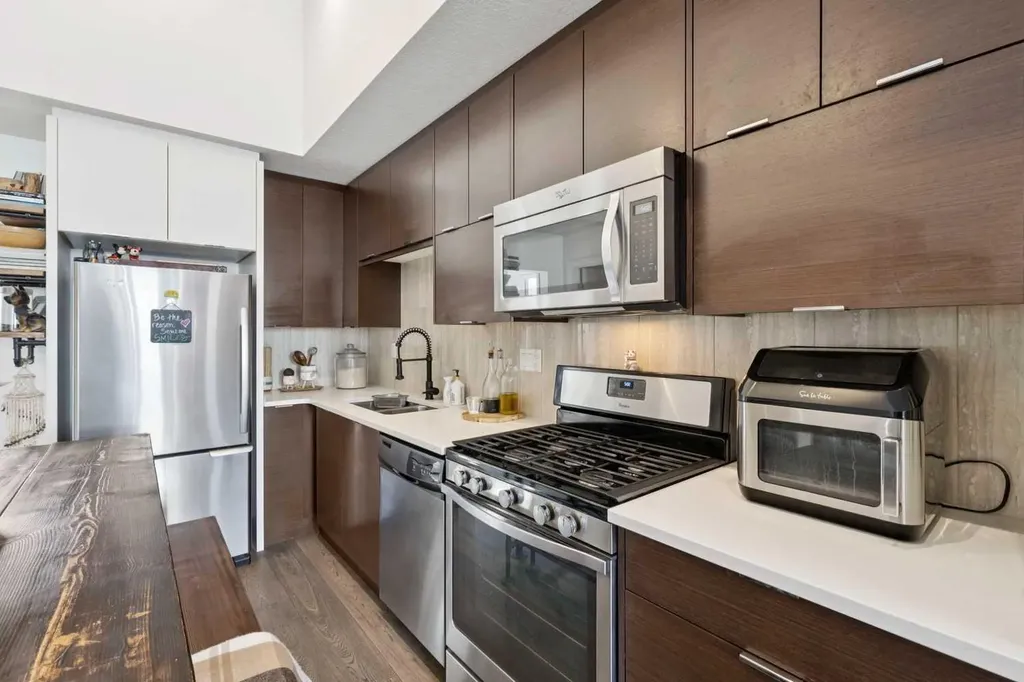 1719 9a Street SW Calgary AB T2T 6S3