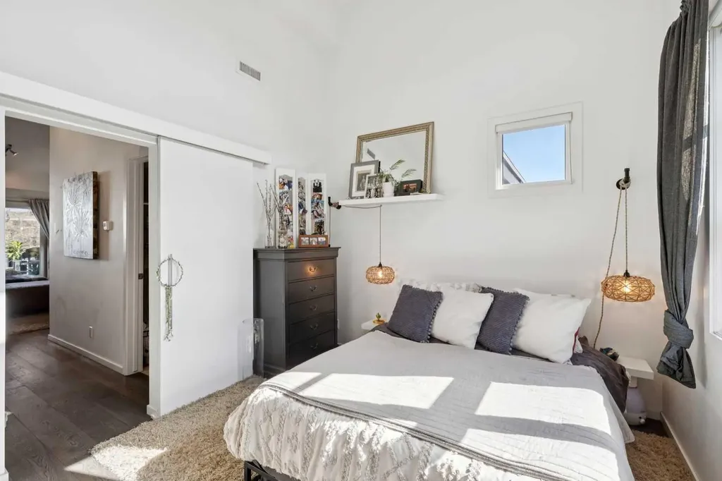 1719 9a Street SW Calgary AB T2T 6S3