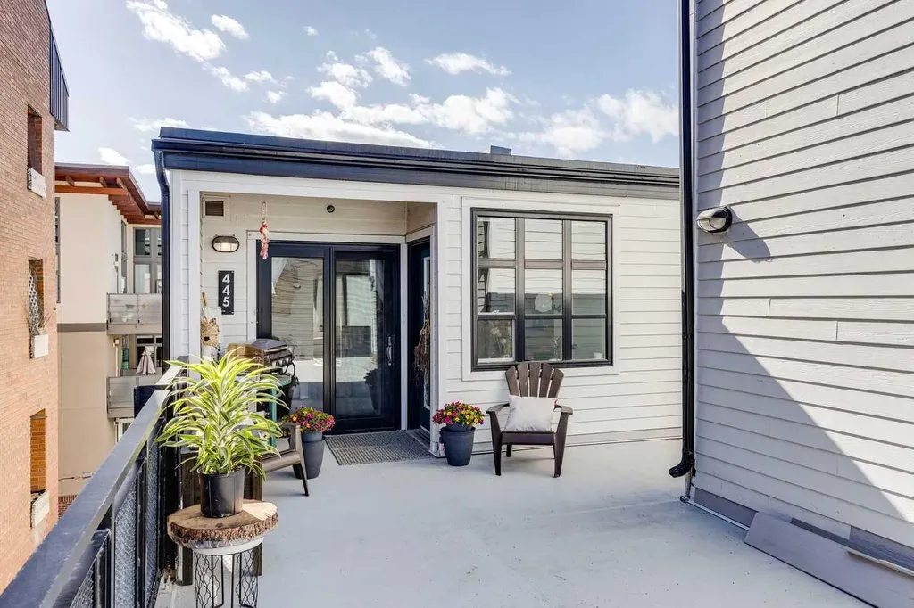 1719 9a Street SW Calgary AB T2T 6S3