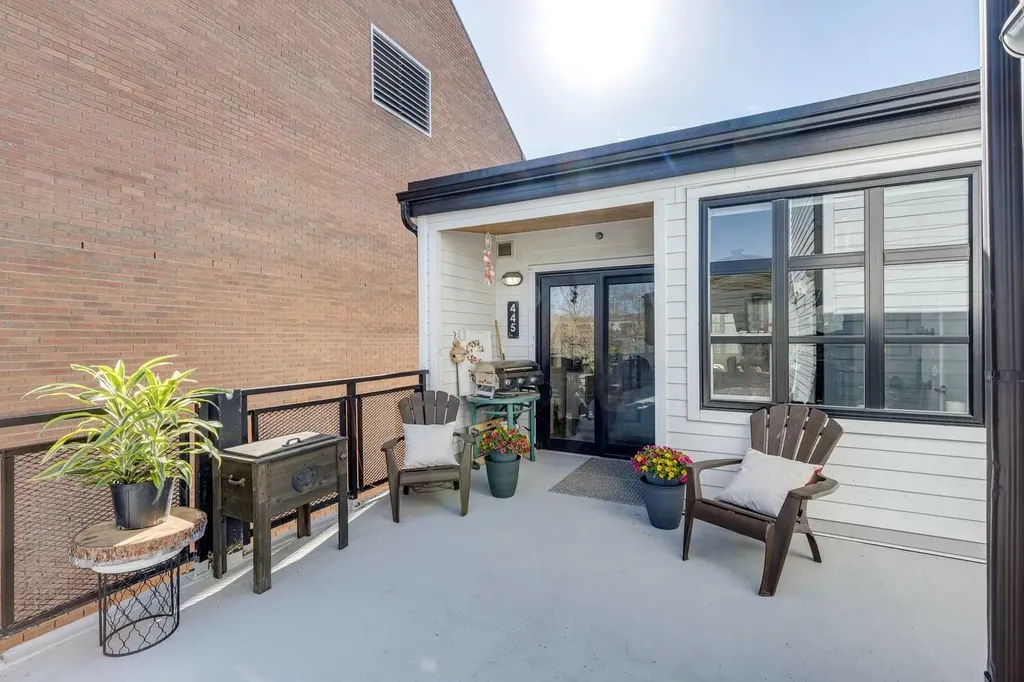 1719 9a Street SW Calgary AB T2T 6S3