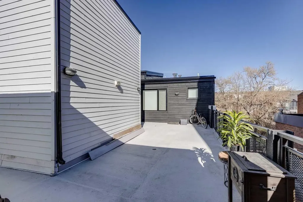 1719 9a Street SW Calgary AB T2T 6S3