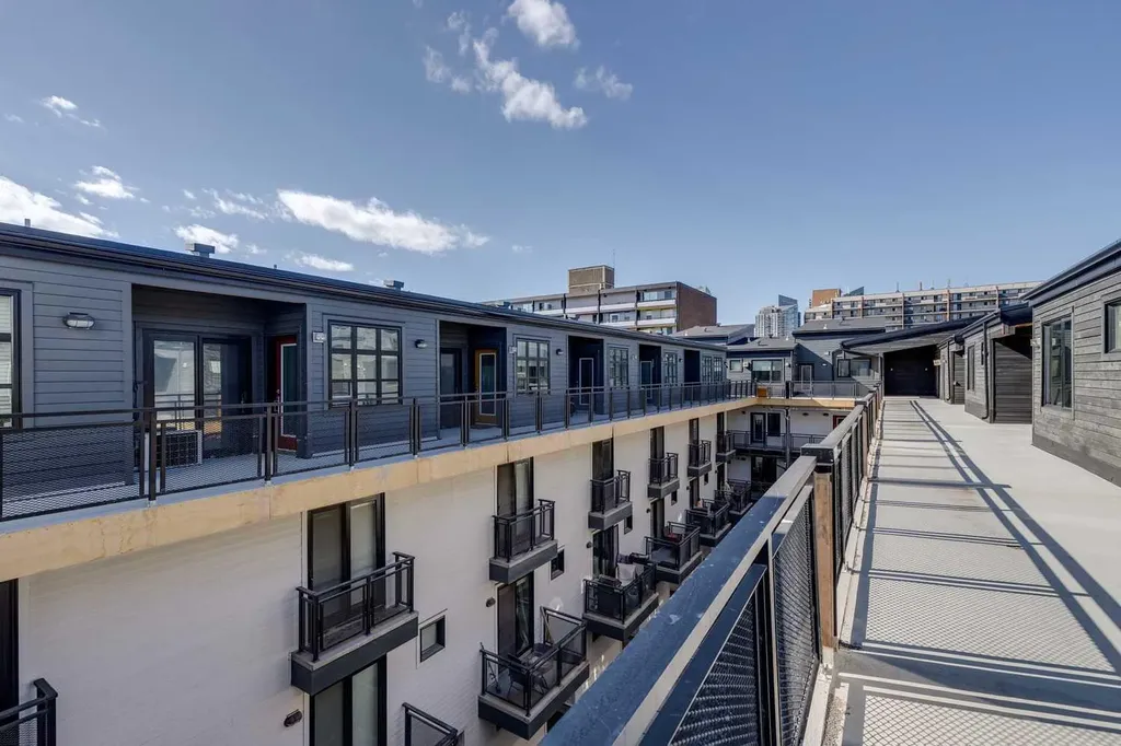 1719 9a Street SW Calgary AB T2T 6S3