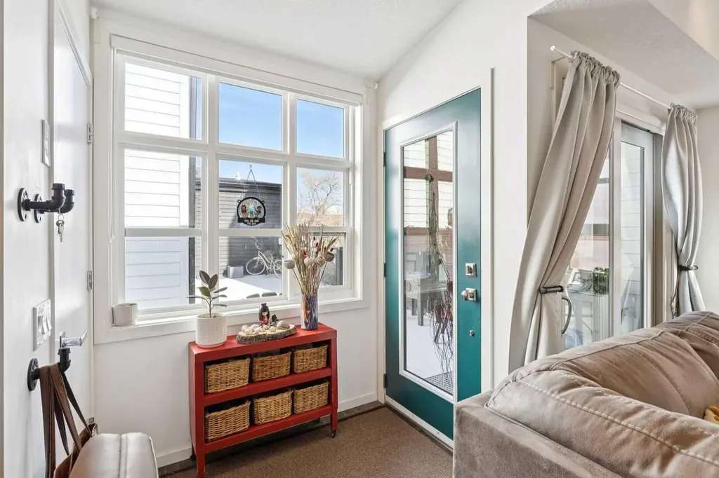 1719 9a Street SW Calgary AB T2T 6S3