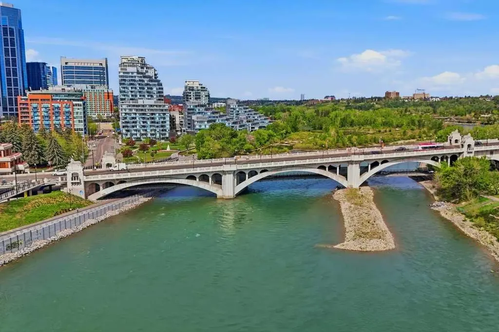 205 Riverfront Avenue SW Calgary AB T2P5K4