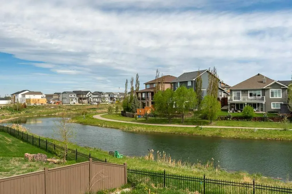 206 Monterey Bay SE High River AB T1V 0J7