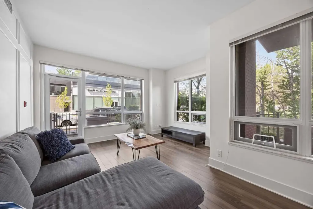 46 9 Street NE Calgary AB T2E 7Y1