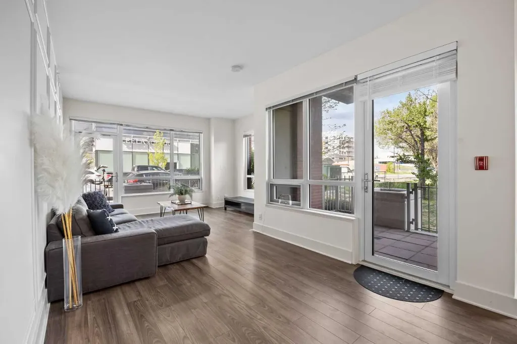 46 9 Street NE Calgary AB T2E 7Y1