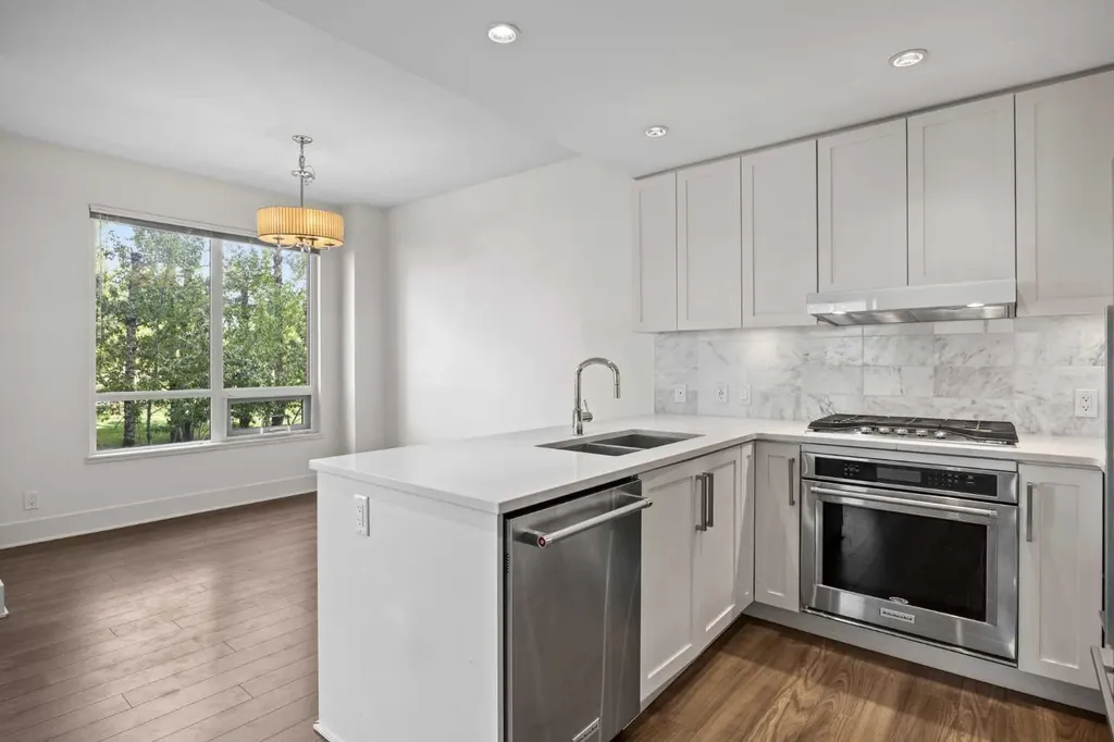 46 9 Street NE Calgary AB T2E 7Y1