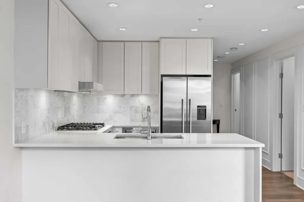 46 9 Street NE Calgary AB T2E 7Y1