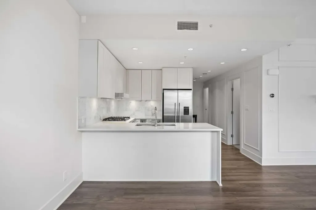 46 9 Street NE Calgary AB T2E 7Y1