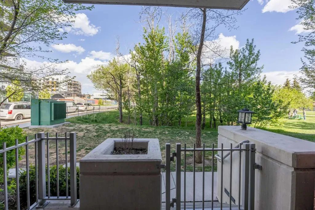 46 9 Street NE Calgary AB T2E 7Y1