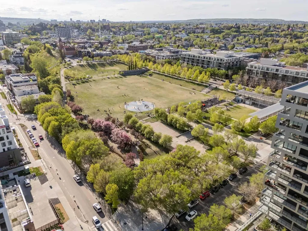 46 9 Street NE Calgary AB T2E 7Y1