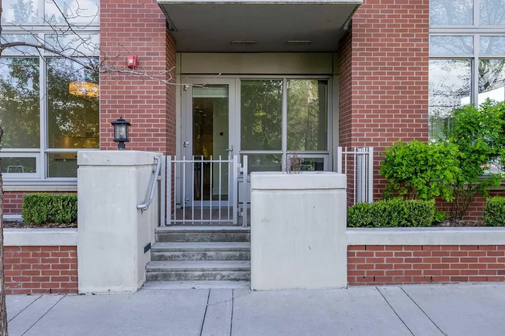 46 9 Street NE Calgary AB T2E 7Y1