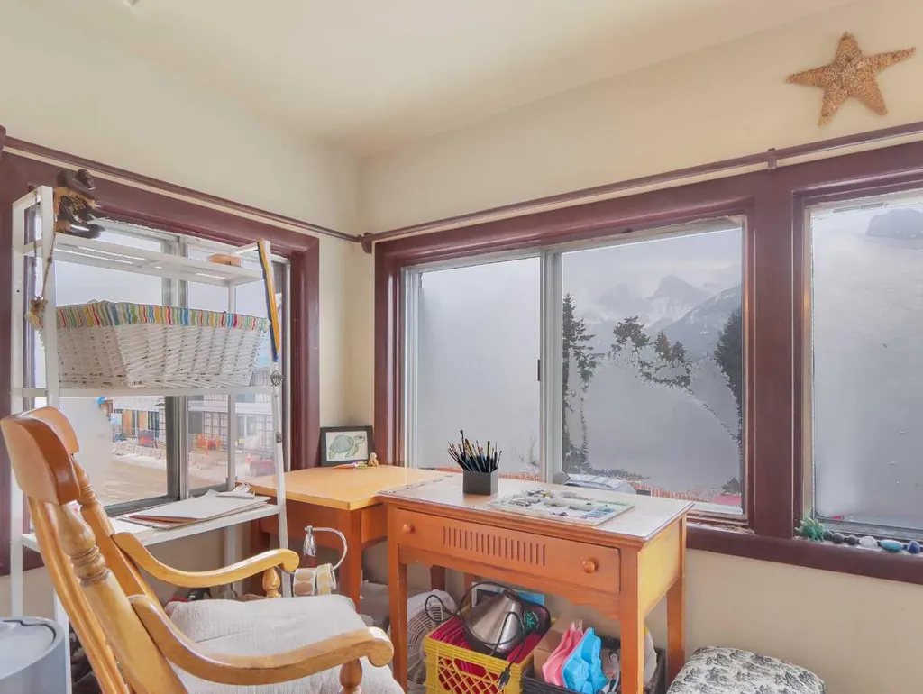 910 Main Street Canmore AB T1W1R6