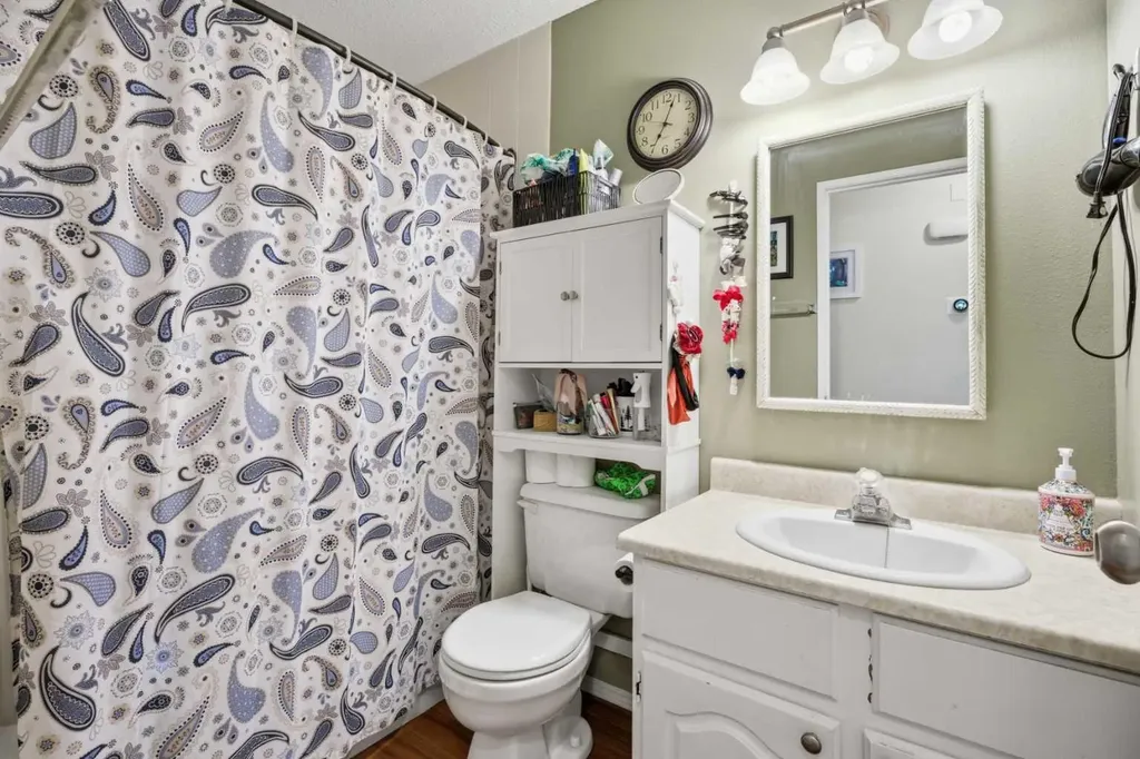 14816 1 Street SE Calgary AB T2X1A1