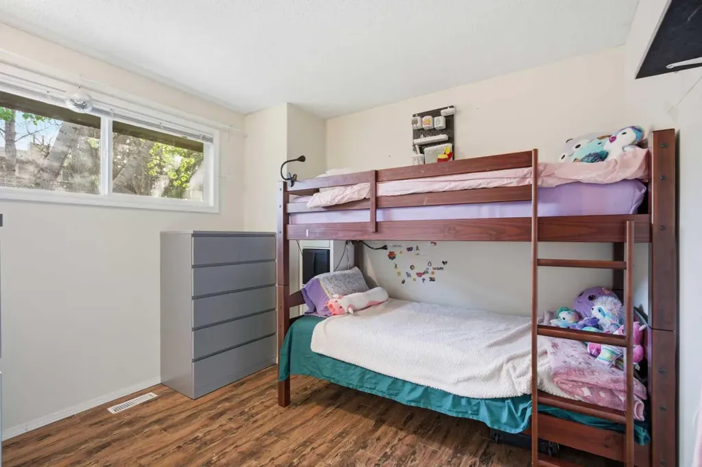 14816 1 Street SE Calgary AB T2X1A1