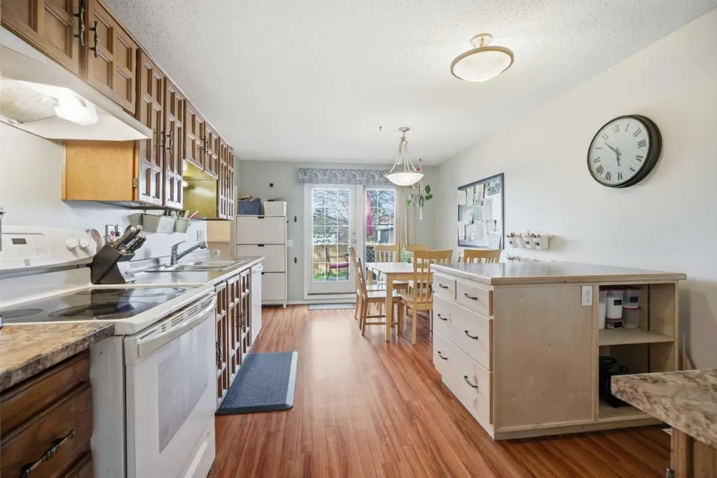 14816 1 Street SE Calgary AB T2X1A1