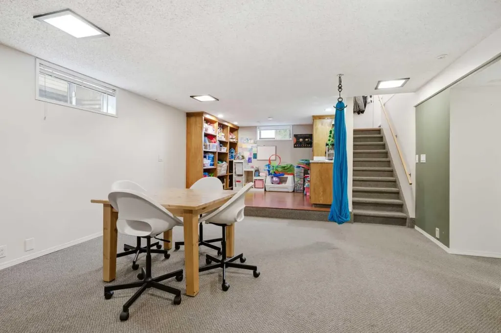 14816 1 Street SE Calgary AB T2X1A1