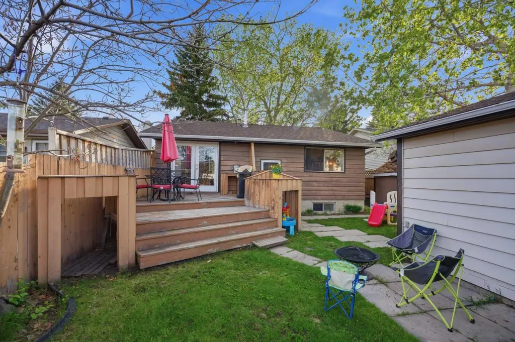14816 1 Street SE Calgary AB T2X1A1