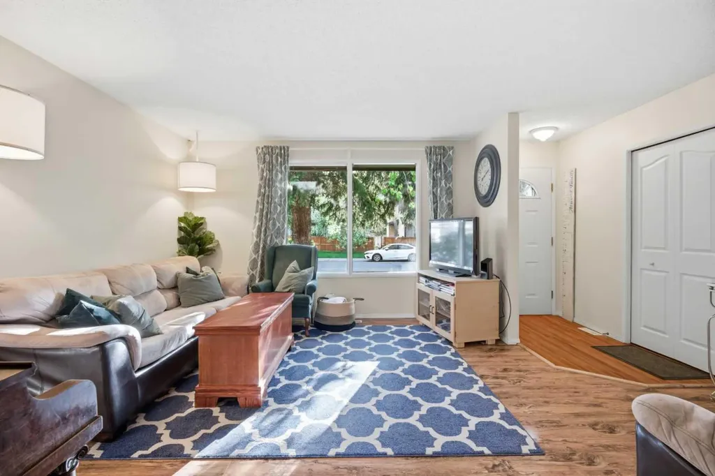 14816 1 Street SE Calgary AB T2X1A1