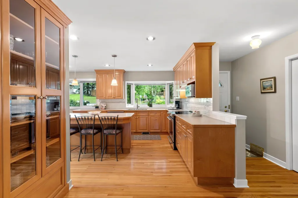 1334 Hamilton Street NW Calgary AB T2N 3W6