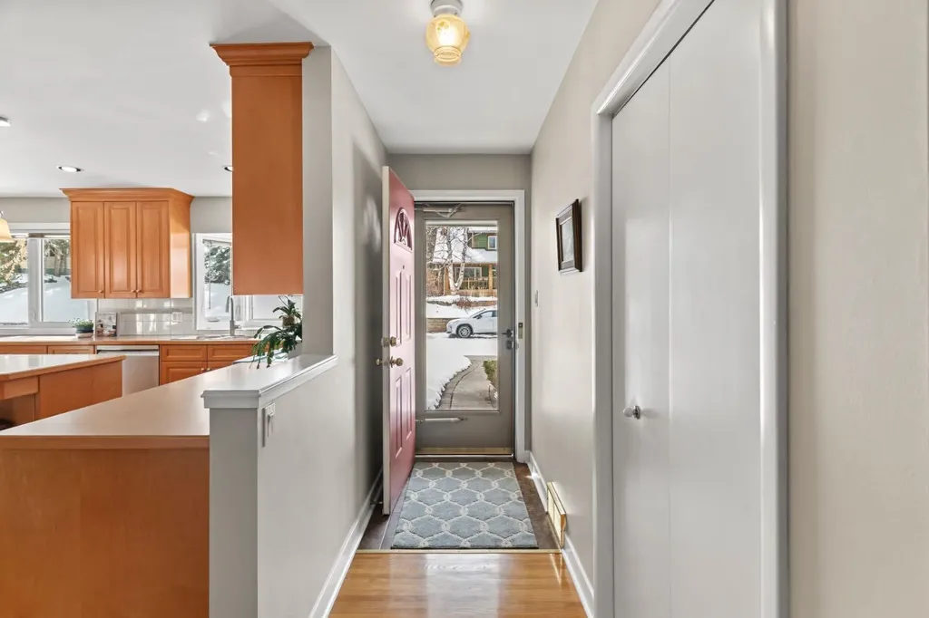 1334 Hamilton Street NW Calgary AB T2N 3W6