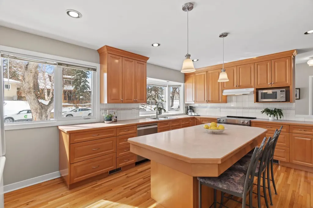 1334 Hamilton Street NW Calgary AB T2N 3W6
