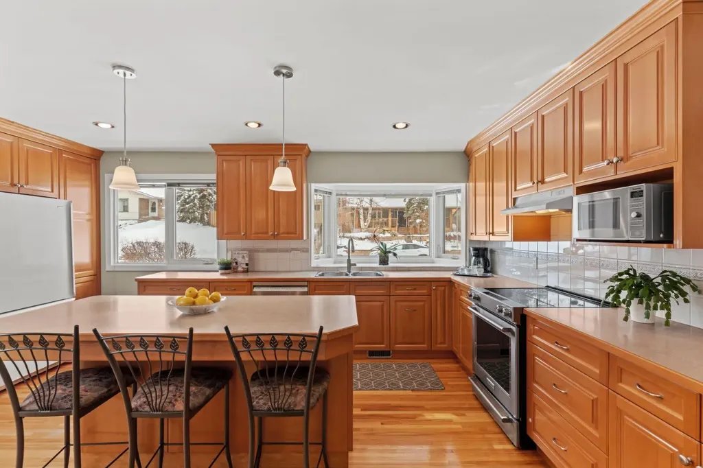 1334 Hamilton Street NW Calgary AB T2N 3W6