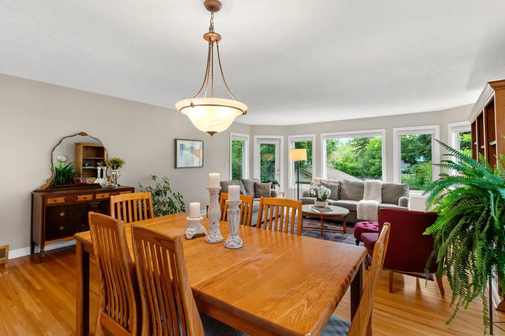 1334 Hamilton Street NW Calgary AB T2N 3W6