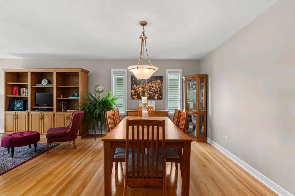 1334 Hamilton Street NW Calgary AB T2N 3W6