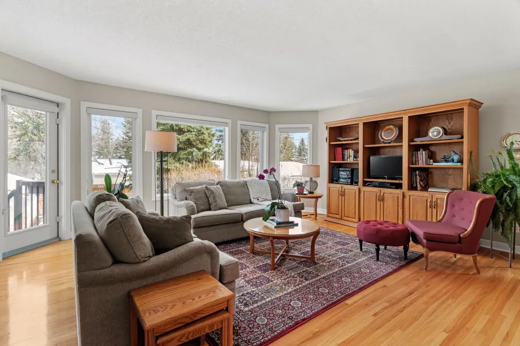 1334 Hamilton Street NW Calgary AB T2N 3W6