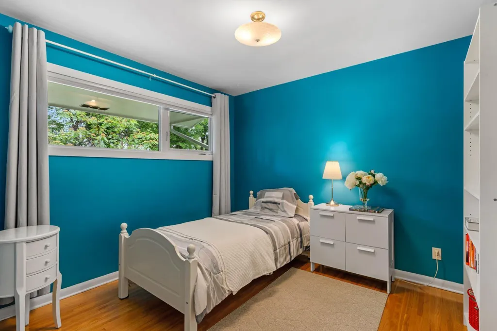1334 Hamilton Street NW Calgary AB T2N 3W6