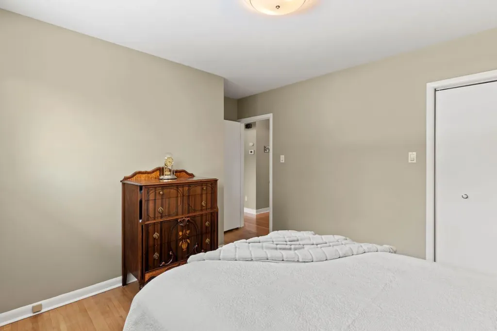 1334 Hamilton Street NW Calgary AB T2N 3W6