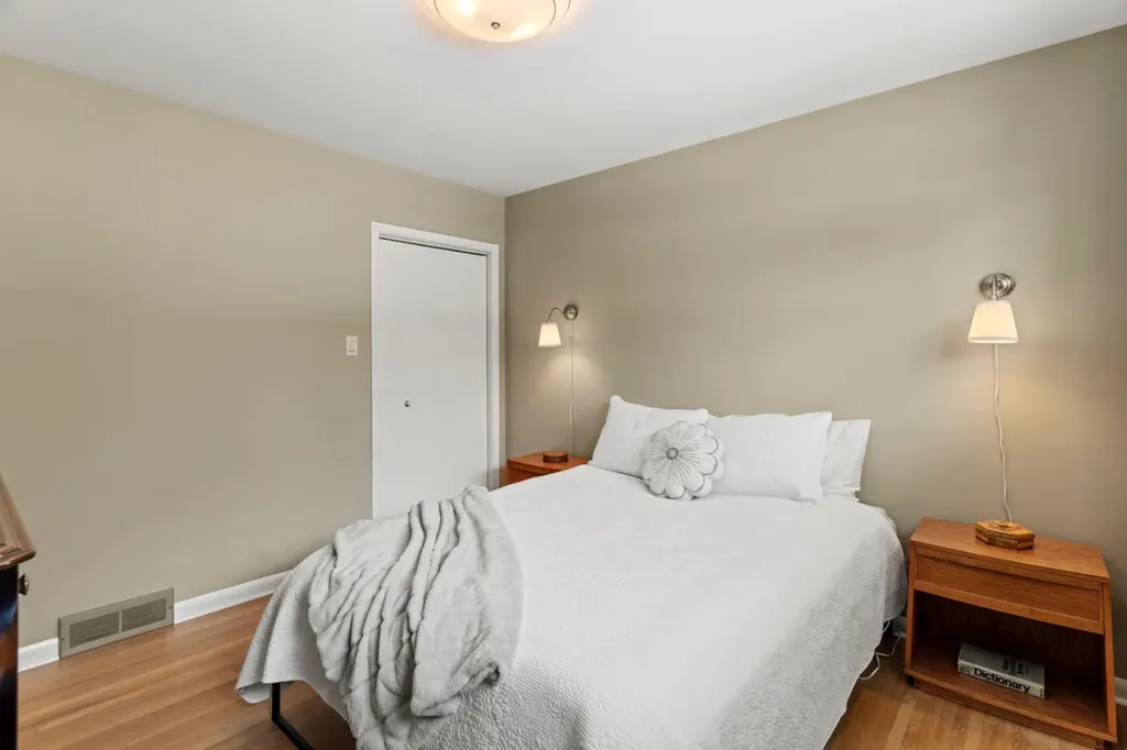 1334 Hamilton Street NW Calgary AB T2N 3W6