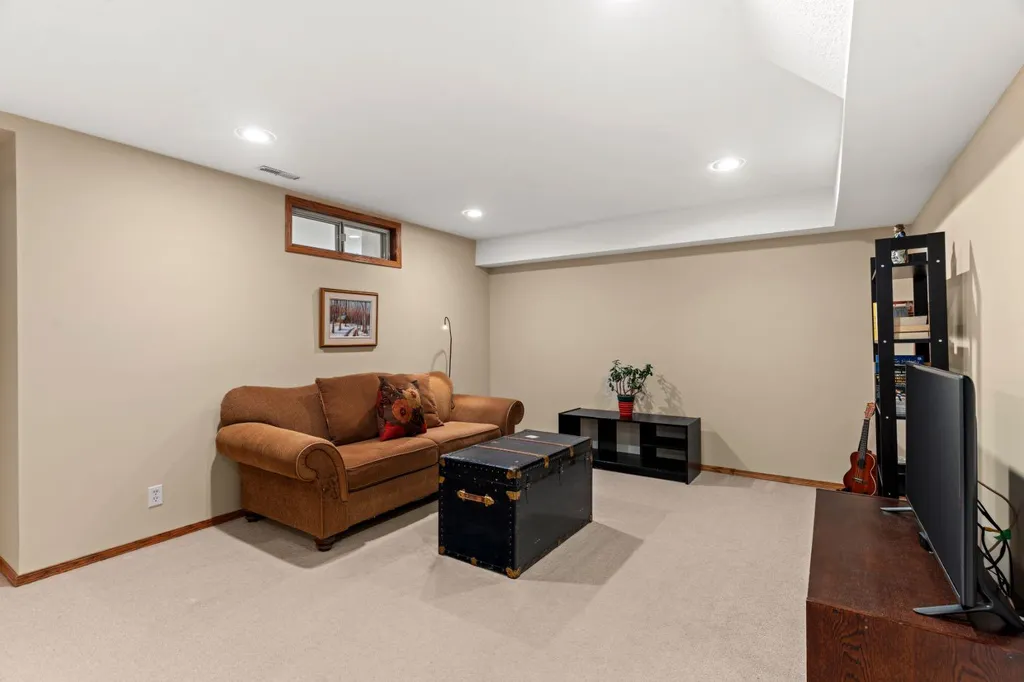 1334 Hamilton Street NW Calgary AB T2N 3W6